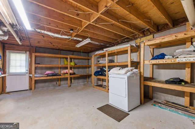 8712 Lake Drive, Snellville, GA 30039