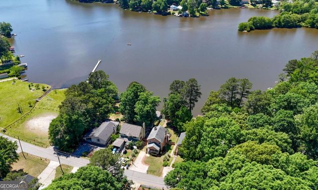 8712 Lake Drive, Snellville, GA 30039