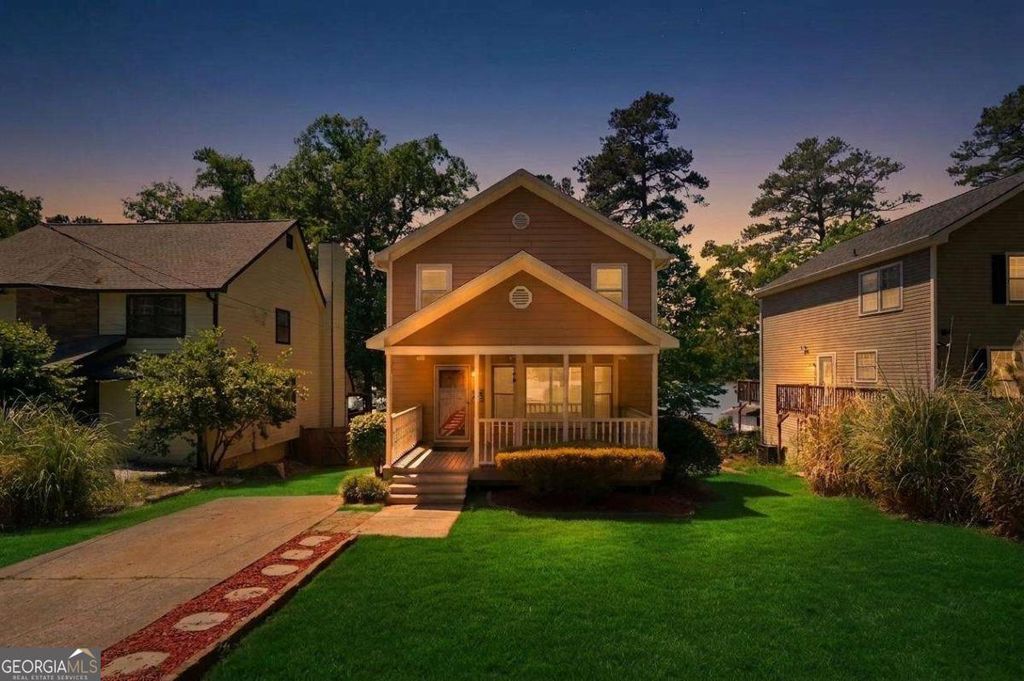 8712 Lake Drive, Snellville, GA 30039