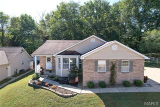 1210 Deer Run Dr, Washington, MO 63090