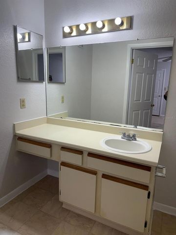 4225 THORNBRIAR LANE O111, Orlando, FL 32822