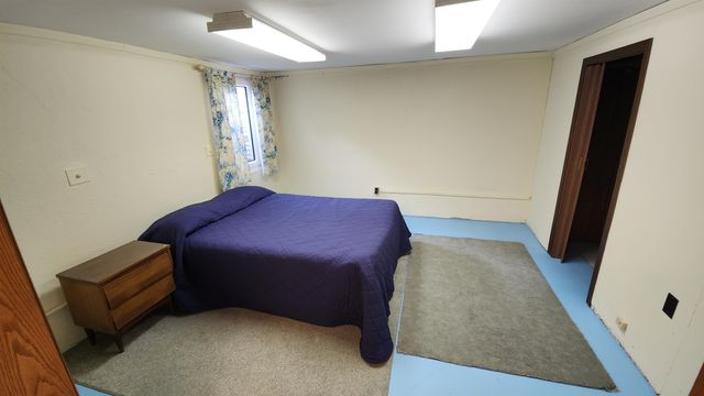 1917 Roberts Ave, Salina, KS 67401