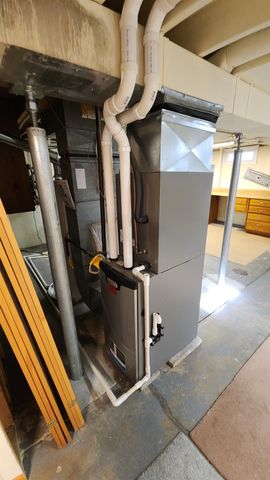 1917 Roberts Ave, Salina, KS 67401