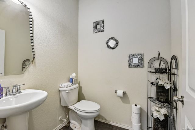 10727 Lone Ranger, San Antonio, TX 78254