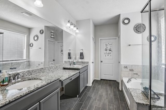 10727 Lone Ranger, San Antonio, TX 78254