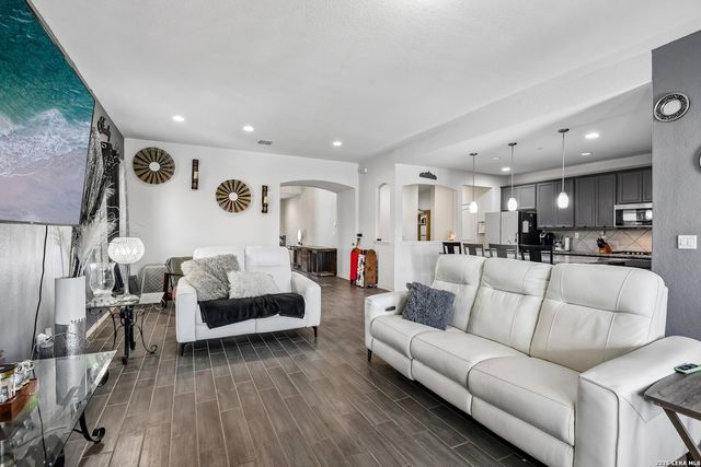 10727 Lone Ranger, San Antonio, TX 78254