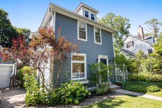 2500 Pioneer Road, Evanston, IL 60201