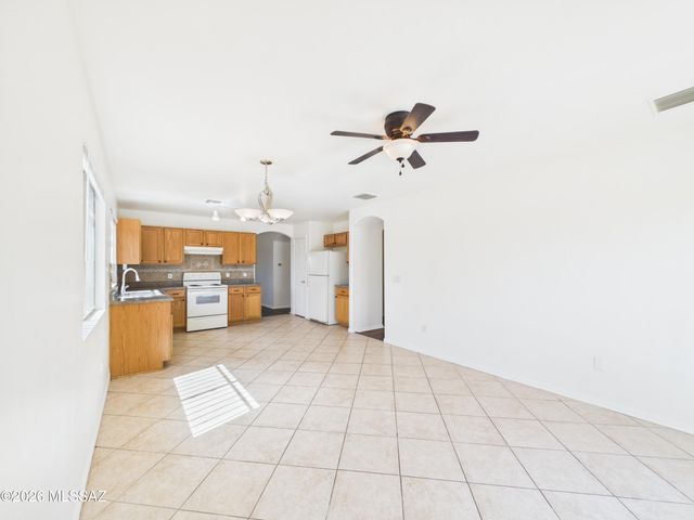 8544 E Desert Retreat Court, Tucson, AZ 85730