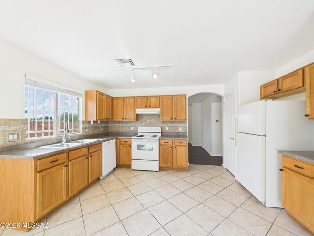 8544 E Desert Retreat Court, Tucson, AZ 85730