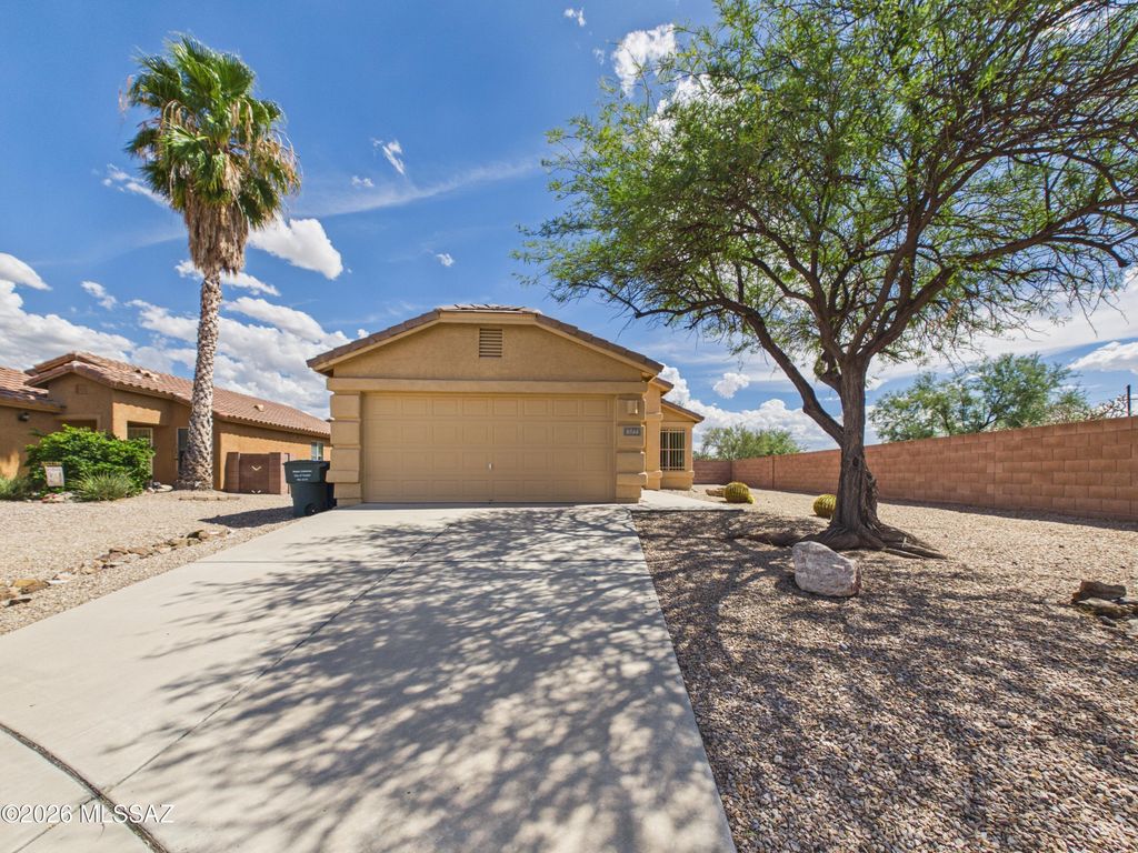 8544 E Desert Retreat Court, Tucson, AZ 85730