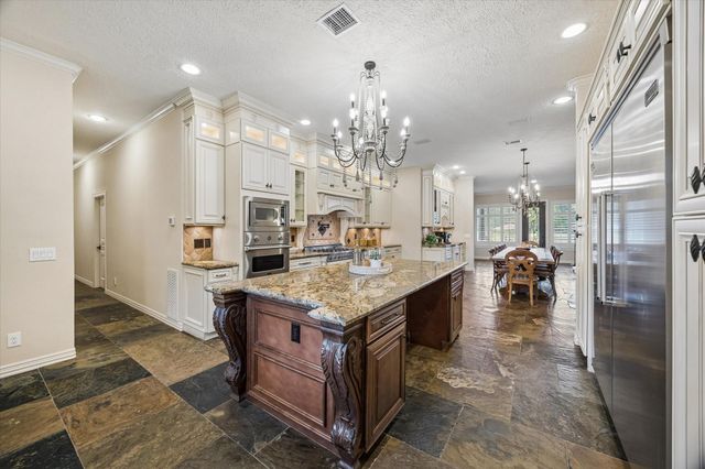 9426 Deer Path Lane, Magnolia, TX 77354