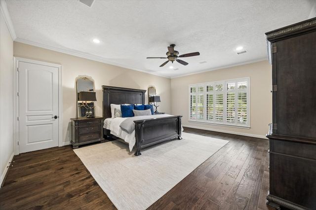 9426 Deer Path Lane, Magnolia, TX 77354