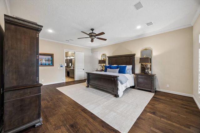 9426 Deer Path Lane, Magnolia, TX 77354