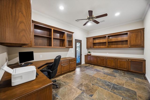 9426 Deer Path Lane, Magnolia, TX 77354