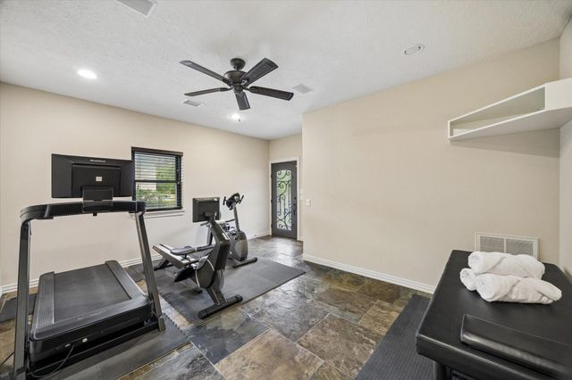9426 Deer Path Lane, Magnolia, TX 77354