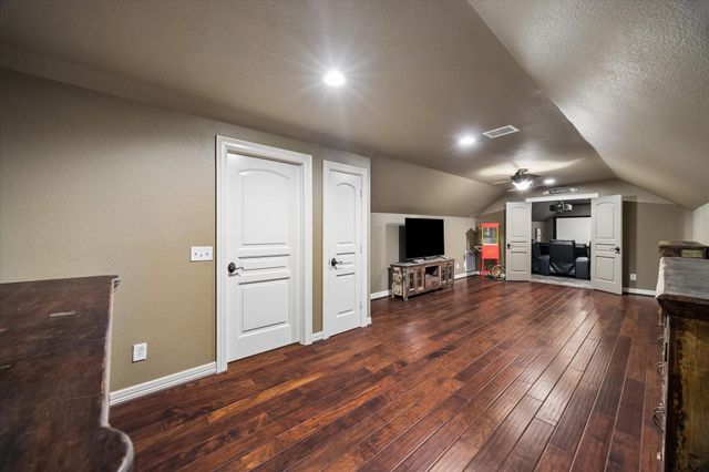 9426 Deer Path Lane, Magnolia, TX 77354