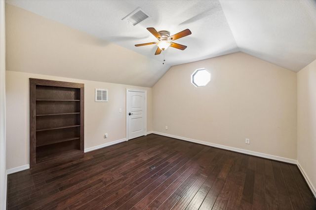 9426 Deer Path Lane, Magnolia, TX 77354
