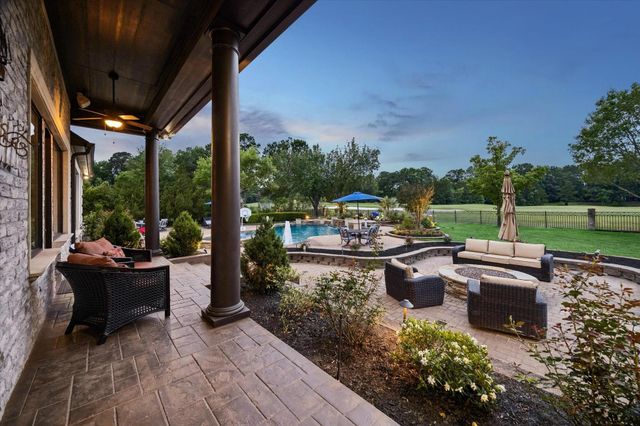 9426 Deer Path Lane, Magnolia, TX 77354