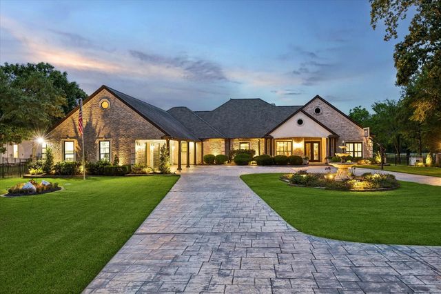 9426 Deer Path Lane, Magnolia, TX 77354