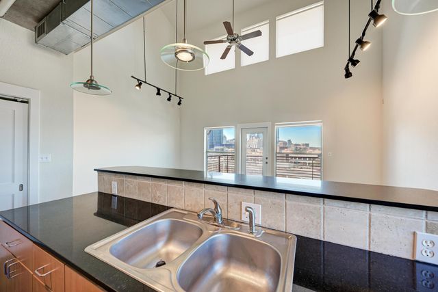 807 E 14th ST 306, Austin, TX 78702