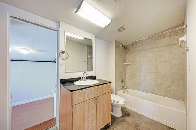 807 E 14th ST 306, Austin, TX 78702