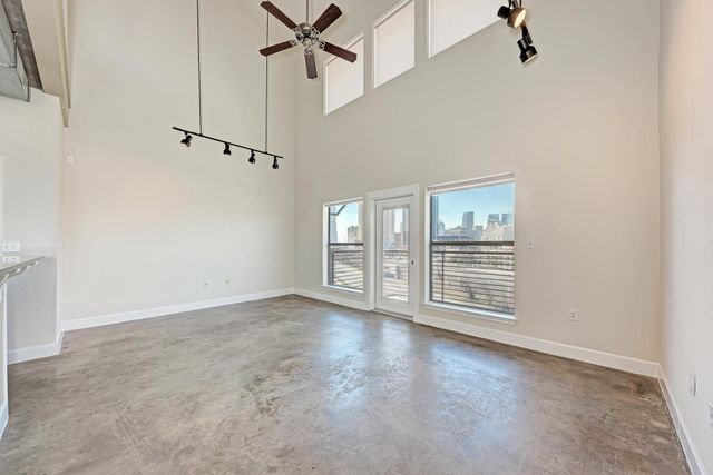 807 E 14th ST 306, Austin, TX 78702