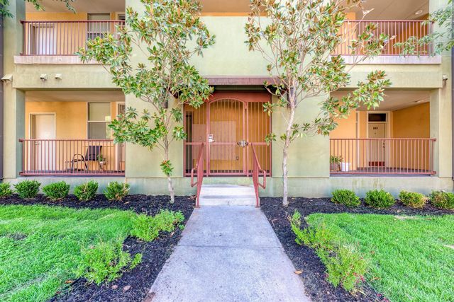 807 E 14th ST 306, Austin, TX 78702