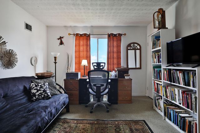 957 E 13th Avenue, Columbus, OH 43211