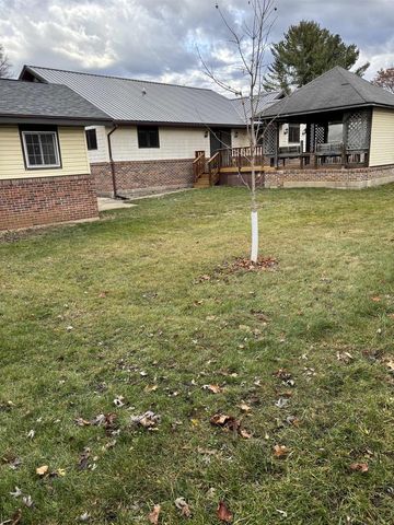 840 E Homeland Court, Beloit, WI 53511