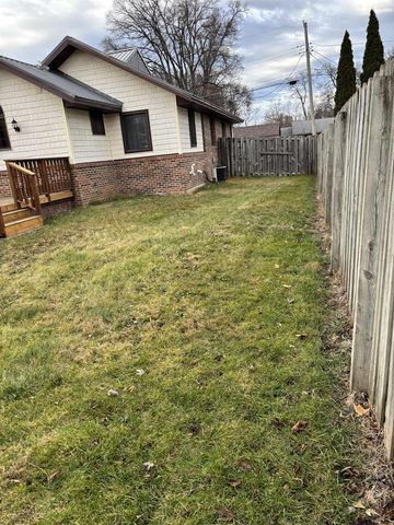 840 E Homeland Court, Beloit, WI 53511