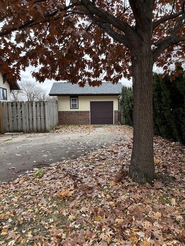 840 E Homeland Court, Beloit, WI 53511