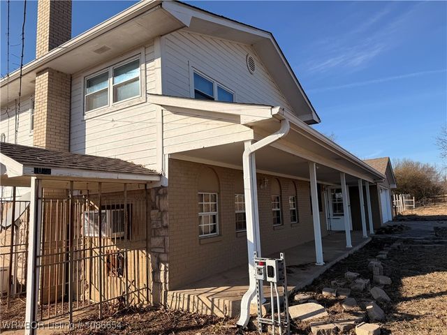 1028 S Arkansas Avenue, Van Buren, AR 72956