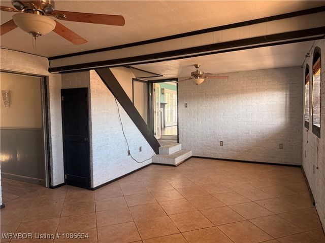 1028 S Arkansas Avenue, Van Buren, AR 72956