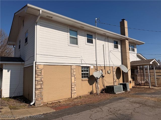 1028 S Arkansas Avenue, Van Buren, AR 72956