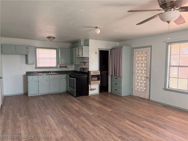 1028 S Arkansas Avenue, Van Buren, AR 72956