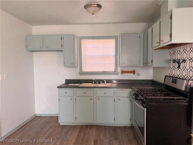 1028 S Arkansas Avenue, Van Buren, AR 72956