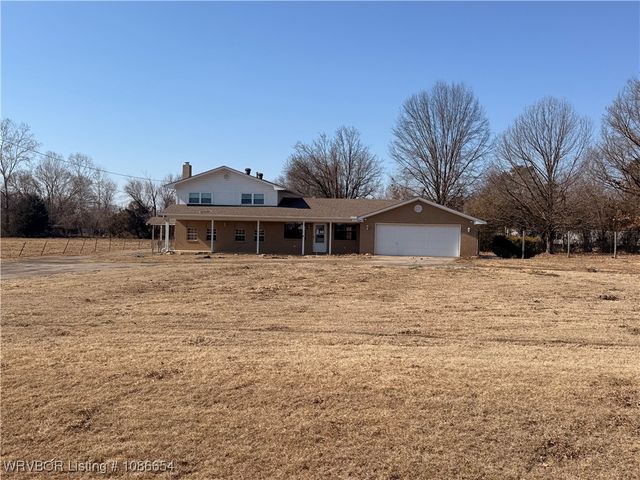 1028 S Arkansas Avenue, Van Buren, AR 72956