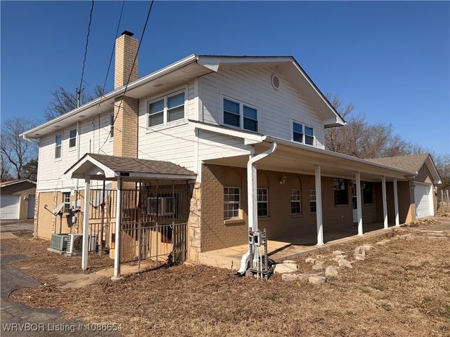 1028 S Arkansas Avenue, Van Buren, AR 72956