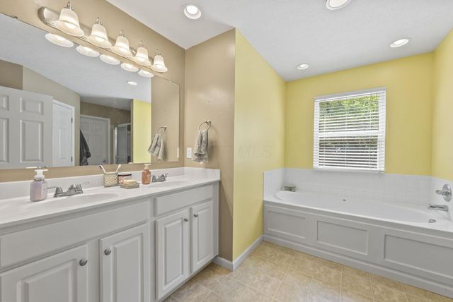 7835 Edgewater Court, Canal Winchester, OH 43110