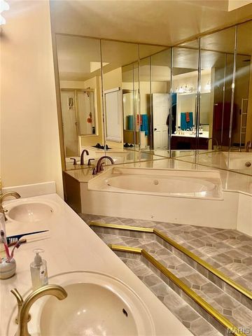 3825 Secretariat Drive, Florissant, MO 63034