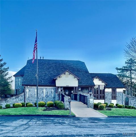 3825 Secretariat Drive, Florissant, MO 63034