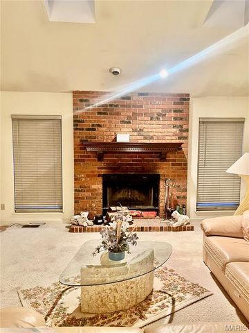 3825 Secretariat Drive, Florissant, MO 63034