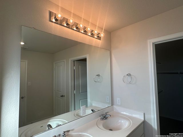 13310 WHISPER BND, San Antonio, TX 78252