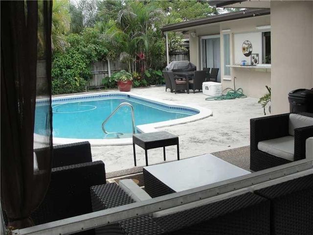 2031 NW 39th Court, Oakland Park, FL 33309