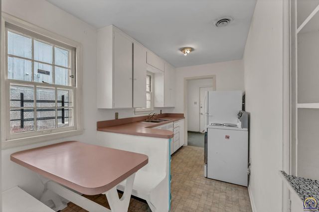 1519 SW Lincoln ST, Topeka, KS 66604