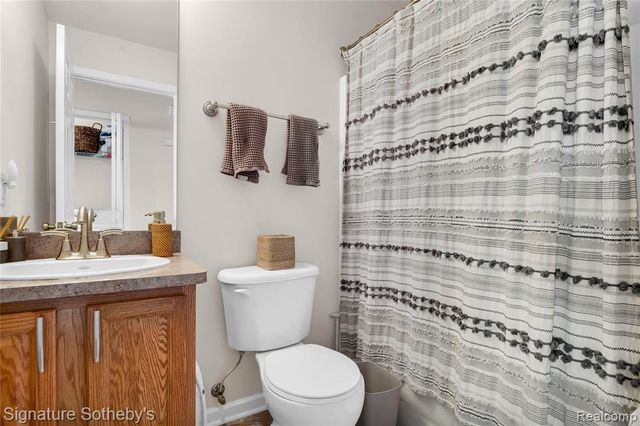 390 Hilton Road, Ferndale, MI 48220