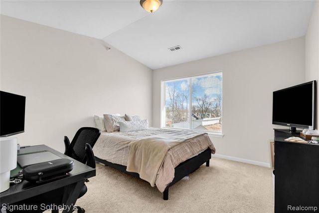 390 Hilton Road, Ferndale, MI 48220