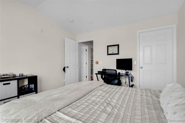390 Hilton Road, Ferndale, MI 48220