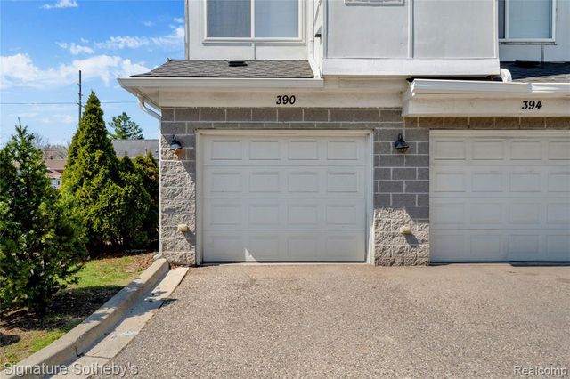 390 Hilton Road, Ferndale, MI 48220