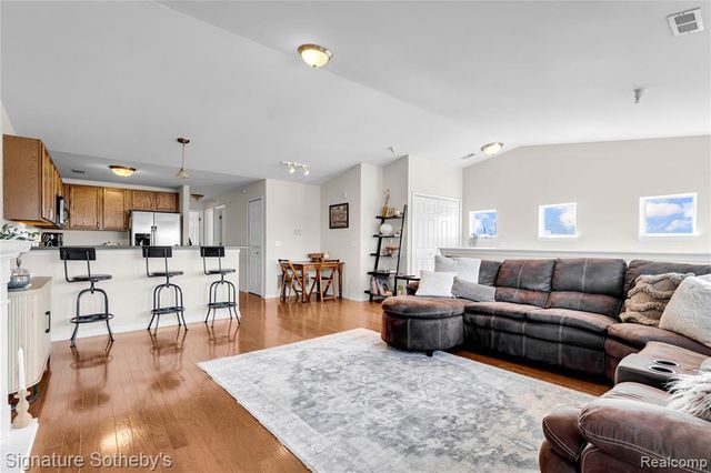 390 Hilton Road, Ferndale, MI 48220